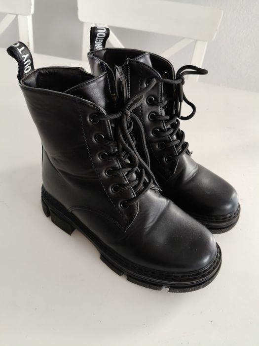 Czarne botki dla dziewczynki ocieplane