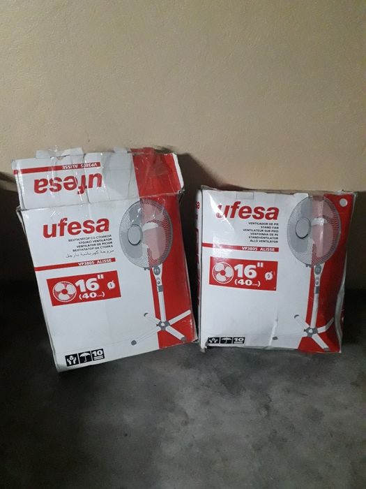 Duas ventoinhas de pé originais ufesa com caixa (Ler anuncio)