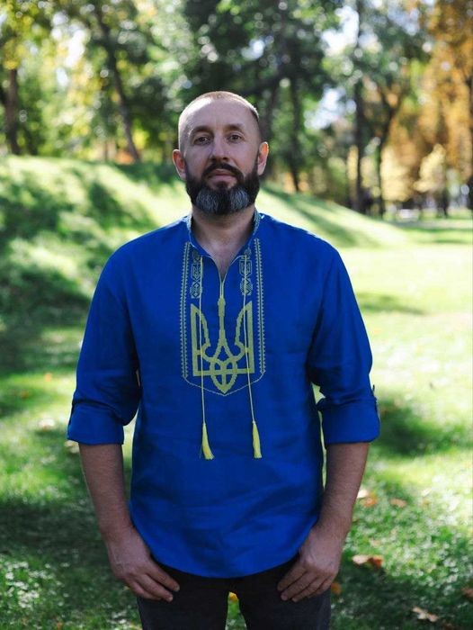 Вишиванка чоловіча з гербом України