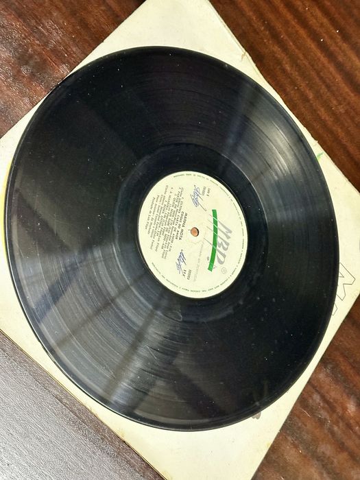 Vendo disco vinil + cassete original de Marina Mota - Coisas do Amor