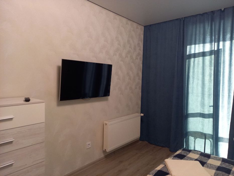 Яровиця, промінь, центр, паркомісце, кондиціонер