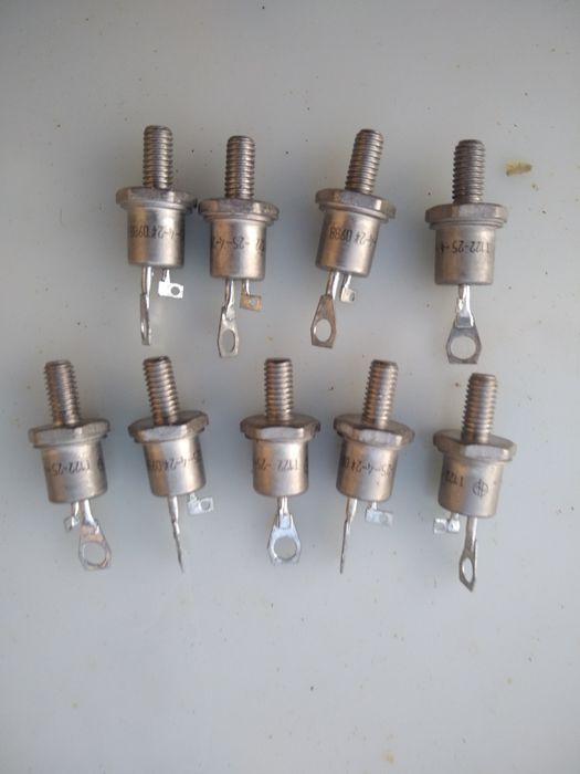 Тиристори ку202н та Т122-25-4, транзистори