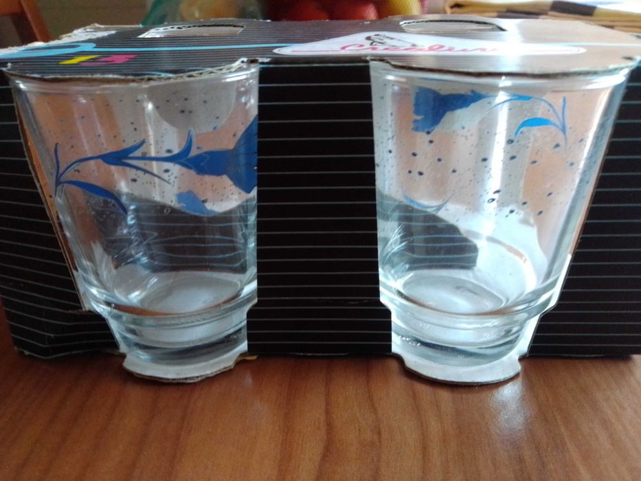 Conjunto de 4 copos para agua.