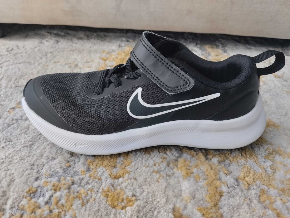 Sapatilhas: Nike criança; gênero feminino