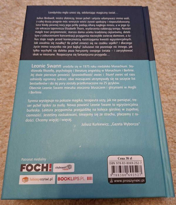 Leonie Swann - Krocząc w ciemności