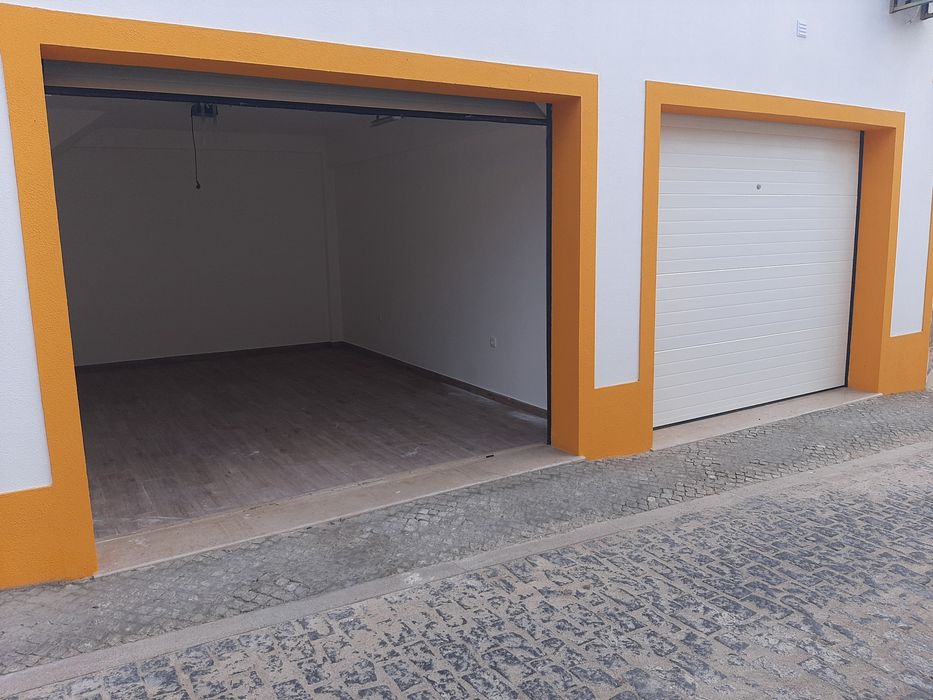 Garagem no centro da vila de Benavente