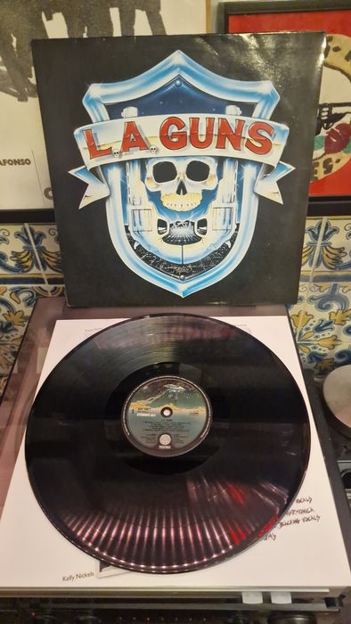 LA Guns- LP em excelente estdo