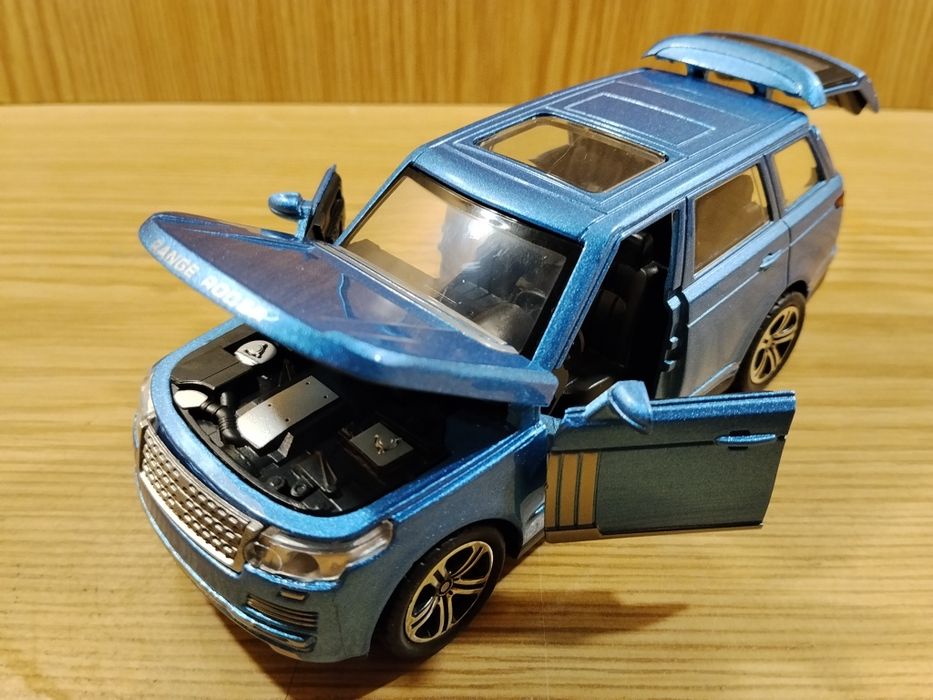 Модель машинка range rover  top model 1:32 металл, свет, звук, инерция