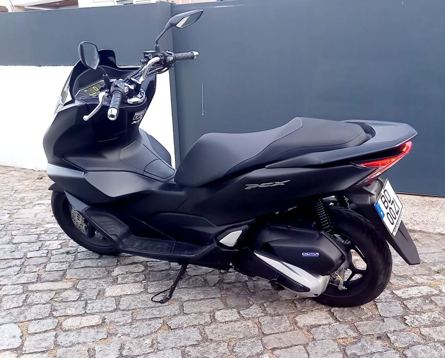 Honda PCX 125 de 2023 com apenas 2800km