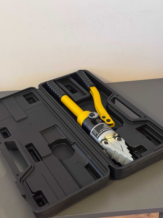 Rozpierak hydrauliczny kołnierzowy 8T z walizką