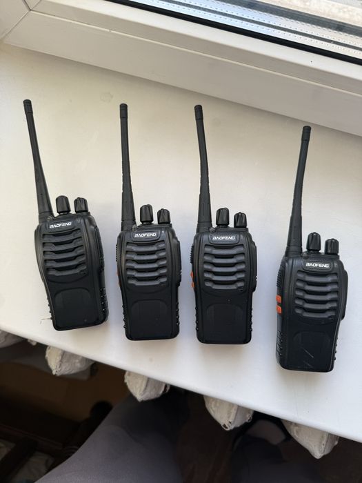 Blaufeng 888s рація 4 шт+ зарядні станціі