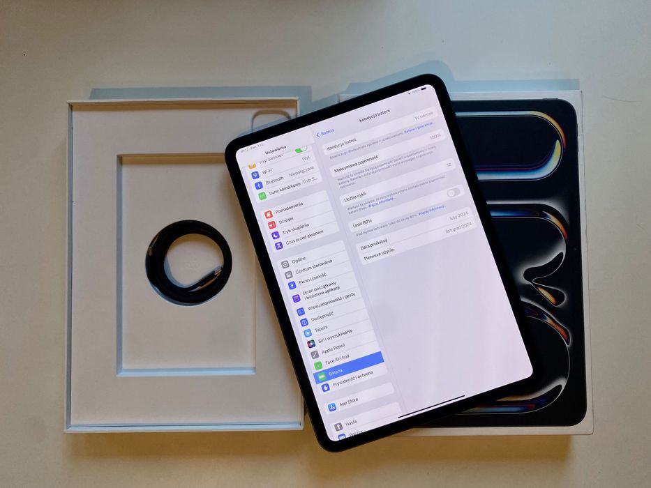 Apple iPad Pro 11’’ M4  Wi-Fi + Cellular 512GB Gwiezdna czerń + etui – jak nowy