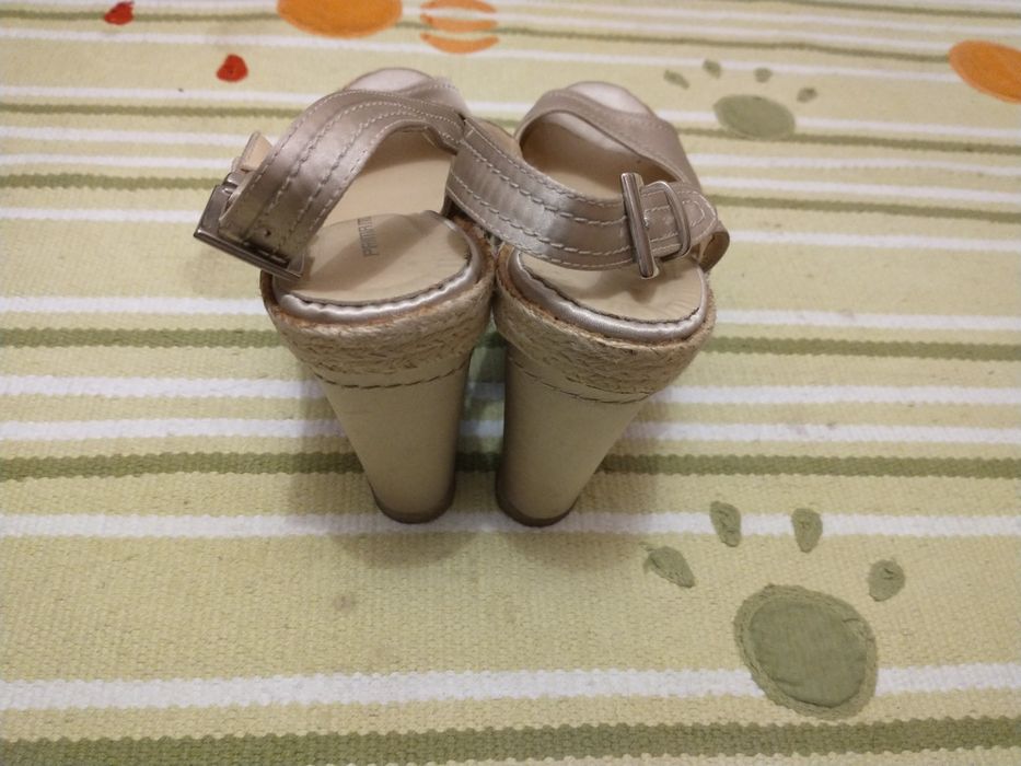 Buty damskie na koturnie