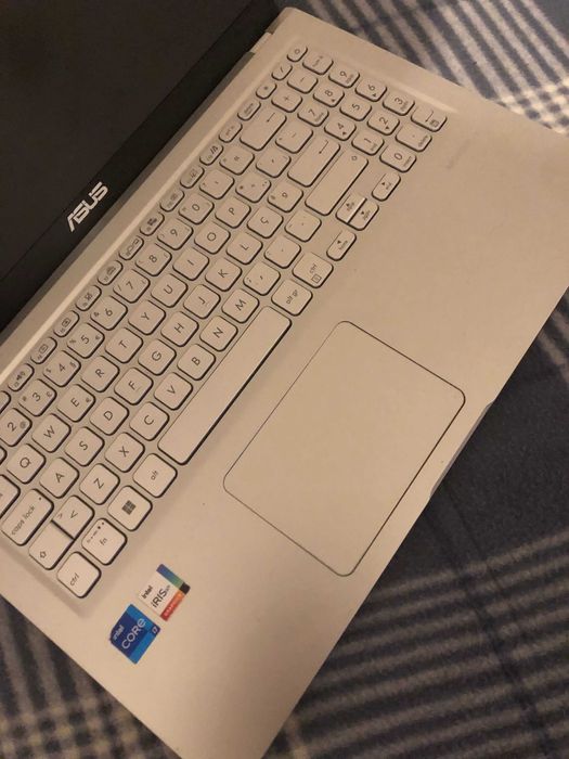 Portátil ASUS (15.6'' - Intel Core i7-1165G7 - RAM: 16 GB - 512 GB SSD