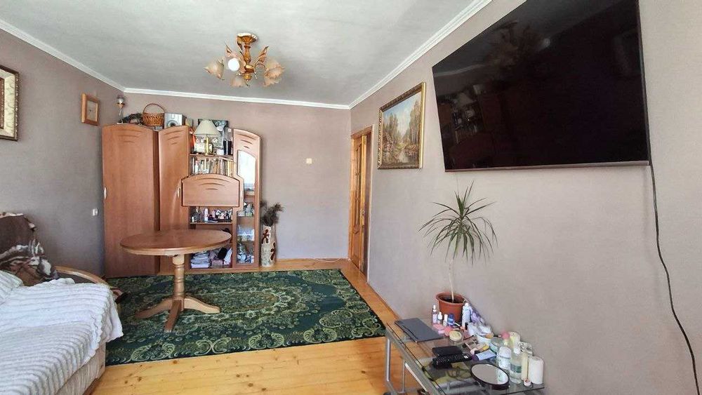 Продаж 3 к. квартири Надвірна, центр, 66 м2, двостороння, балкони