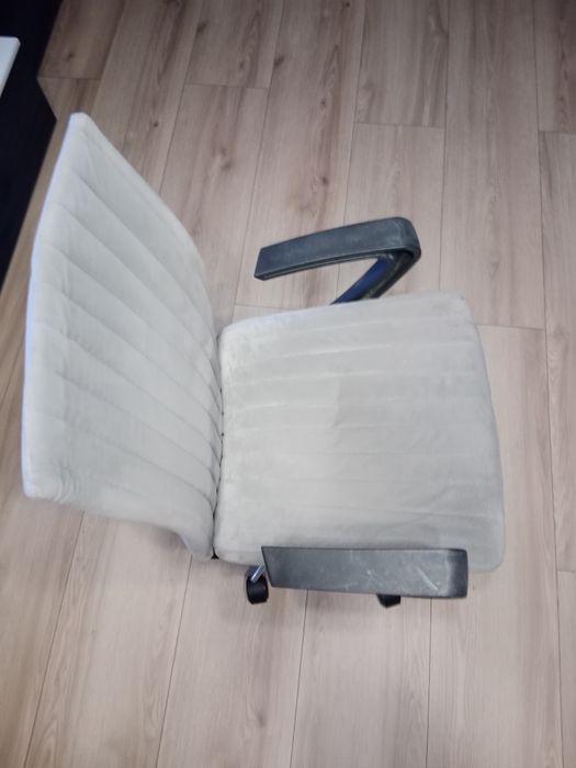 Fotel obrotowy welurowy