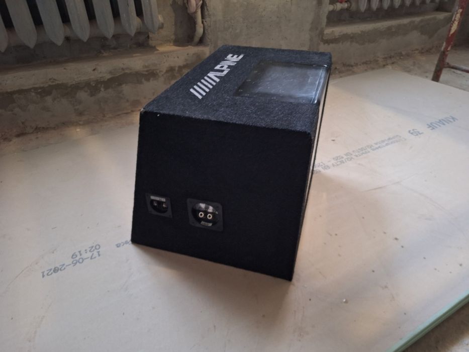 Продам сабвуфер Alpine SBG-1224BP