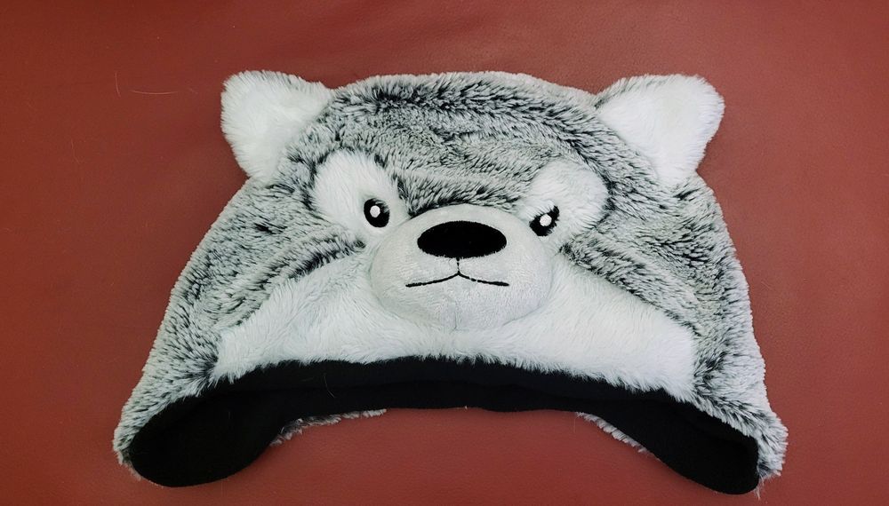 Ciepła czapka zimowa wilk rozm. 54 cm