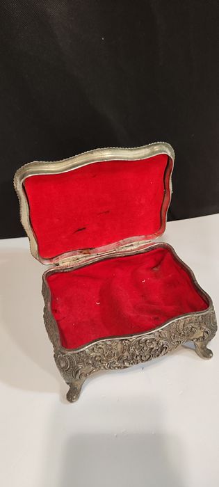 Caixa Guarda- Jóias em Metal