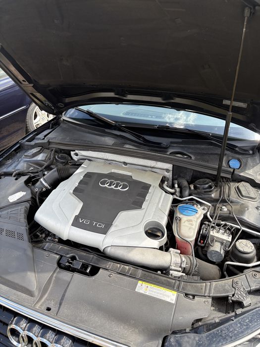 Audi A5 coupe.