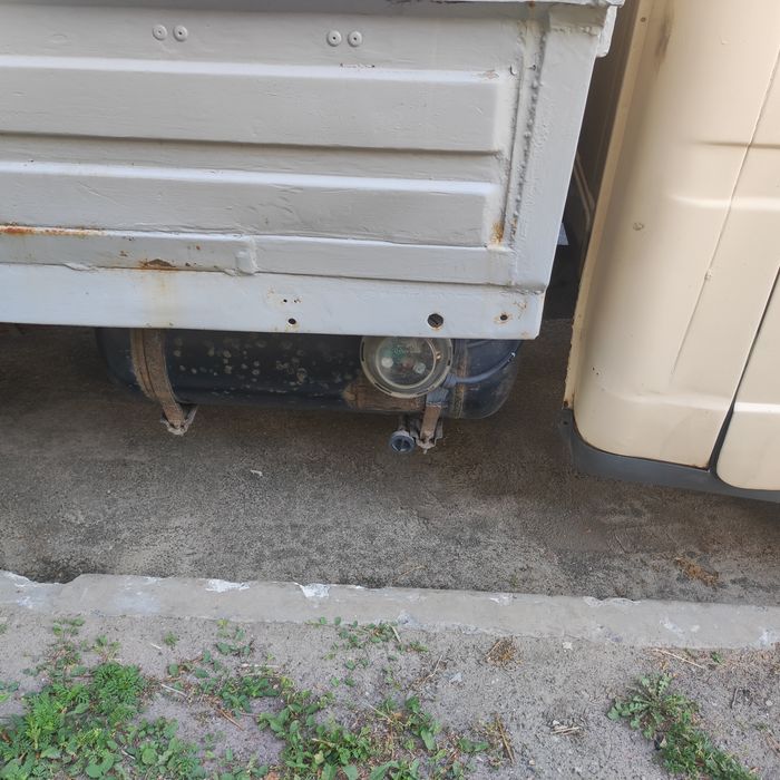 Продам своє авто Газ 3302. Фургон .