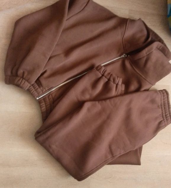 Ciepły dres czekoladowy