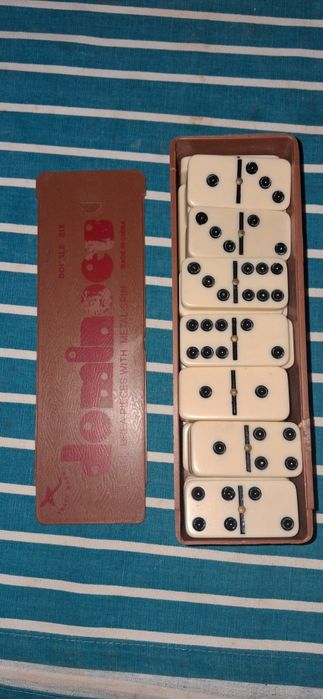 Conjunto de 2 Jogos Dominó + Dados de Poker