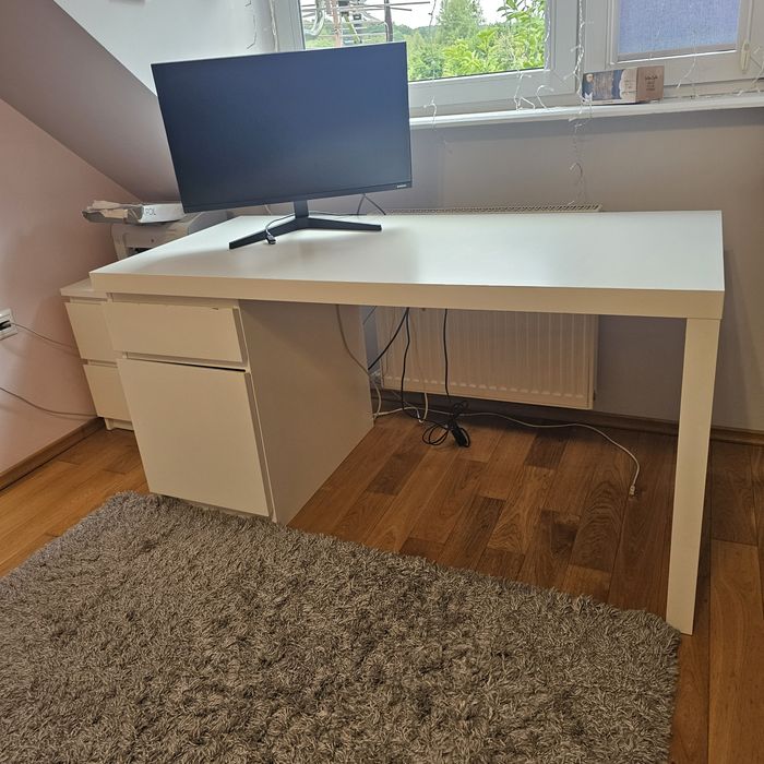 Białe biurko IKEA MALM z szufladą i szafką
