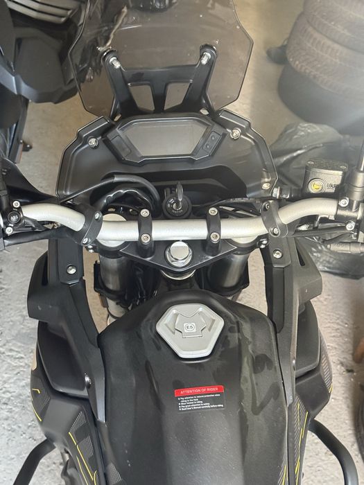 Voge 300 rally, black knight