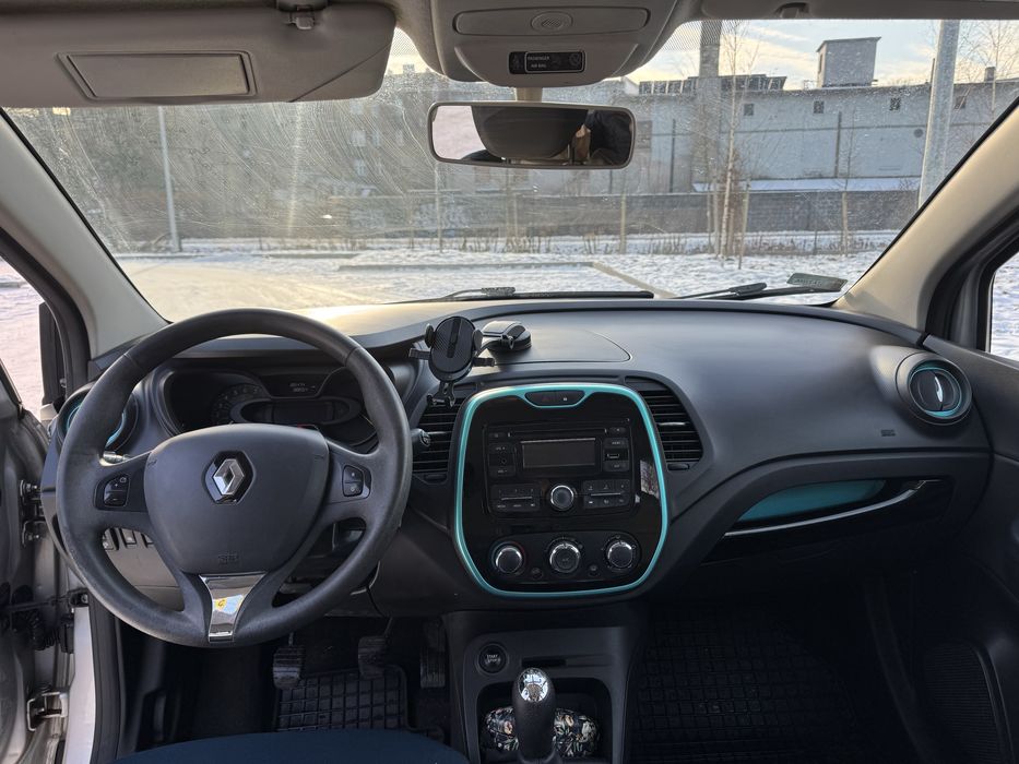 Sprzedam Renault Captur 0,9TcE super stan