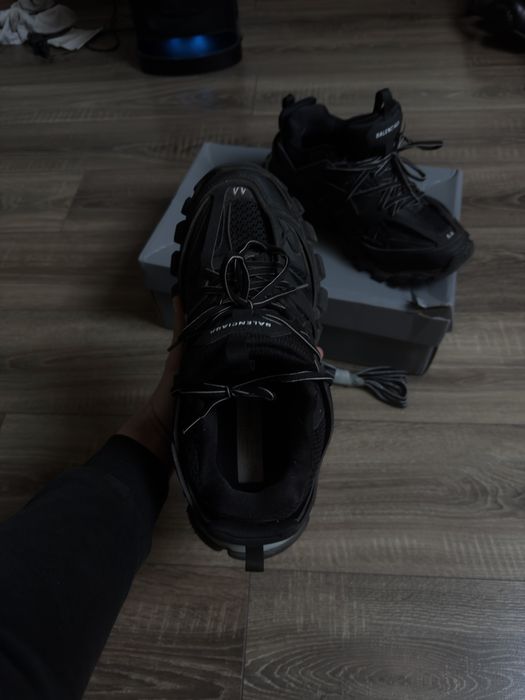 Balenciaga track led