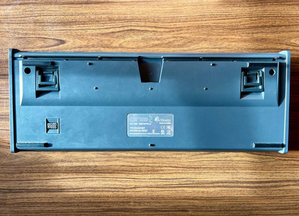 Ducky One 2 Skyline Teclado mecânico | Layout ISO PT | Brown Cherry MX