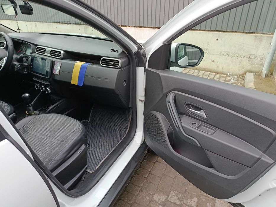 Renault Duster 2023 року