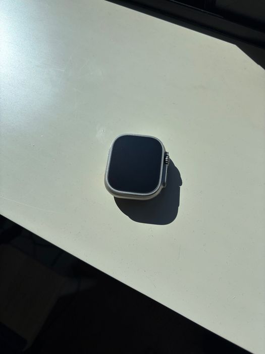 Apple Watch Ultra 2 49mm GPS + Cellular – Titânio – Impecável