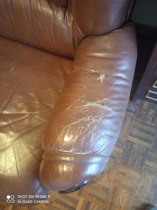 Sofa cama em pele usado 25 euros para desocupar
