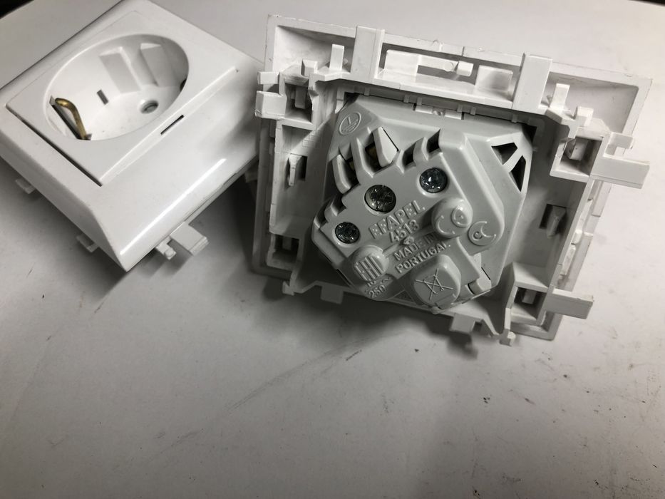 Tomadas para calha tecnica