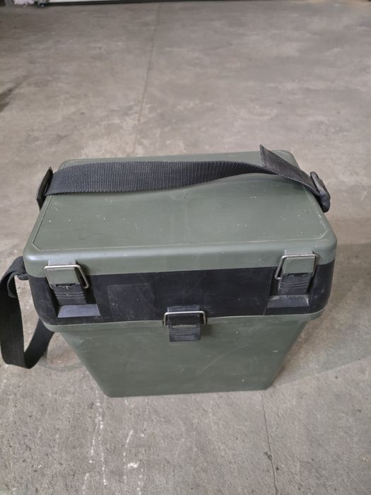 Ящик рыбацкий' перчатки