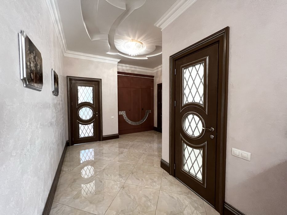 Будинок на Газовику в найпрестижнішому районі. 10 соток. В НАЯВНОСТІ!