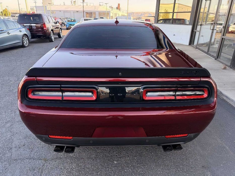 Dodge Challenger SRT Hellcat      2022