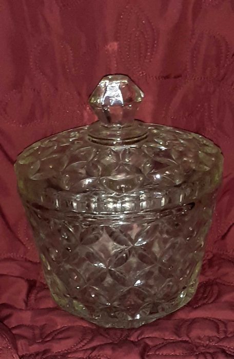 Bomboneira em Vidro Muito Antigo