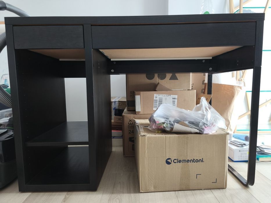 Secretária Micke IKEA