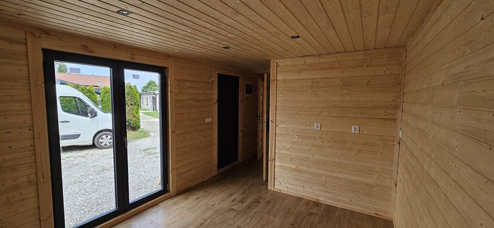 Domek drewniany ocieplony 8x3.2m gotowy do zamieszkania