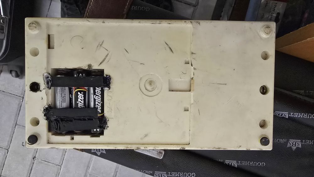 Miernik analogowy z czasów PRL Sprawny. Drugi widoczny na foto Gratis