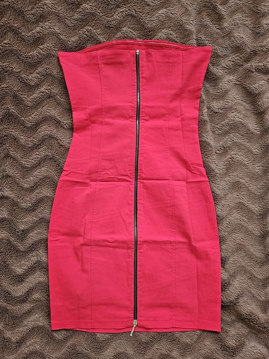 Czerwona mini sukienka