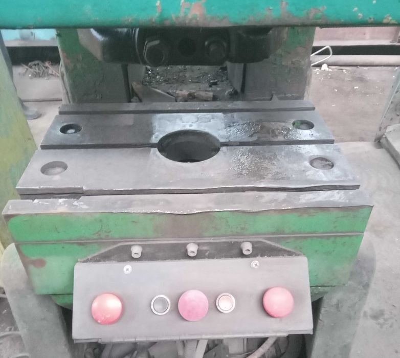 КД2326, КД2128К, КА2330, К2132 пресса усилием 40т.,63т.,100т.,160т.