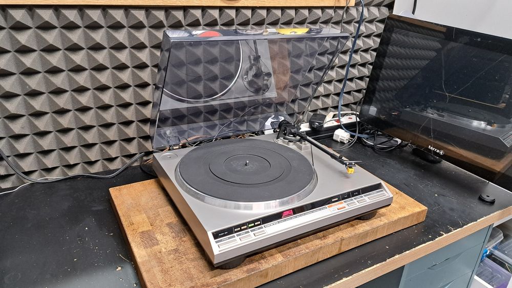 Gramofon Onkyo CP-1046F