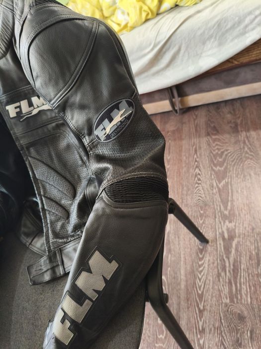 Продаю мото куртку