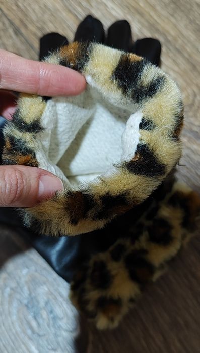 Шкіряні перчатки