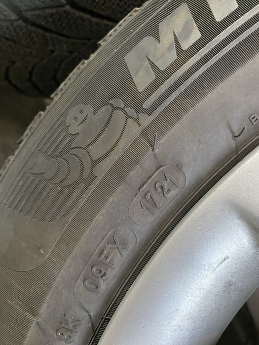 Диски bmw r17 5 120 з зимовою гумою 225 55 17