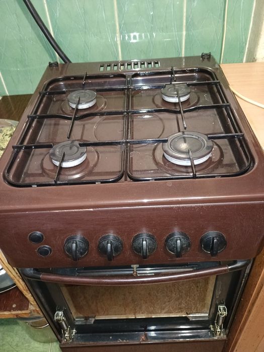 Продам газову плиту